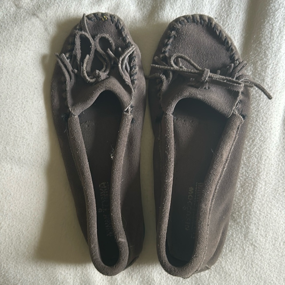 Minnetonka moccasins size 8 deep blue